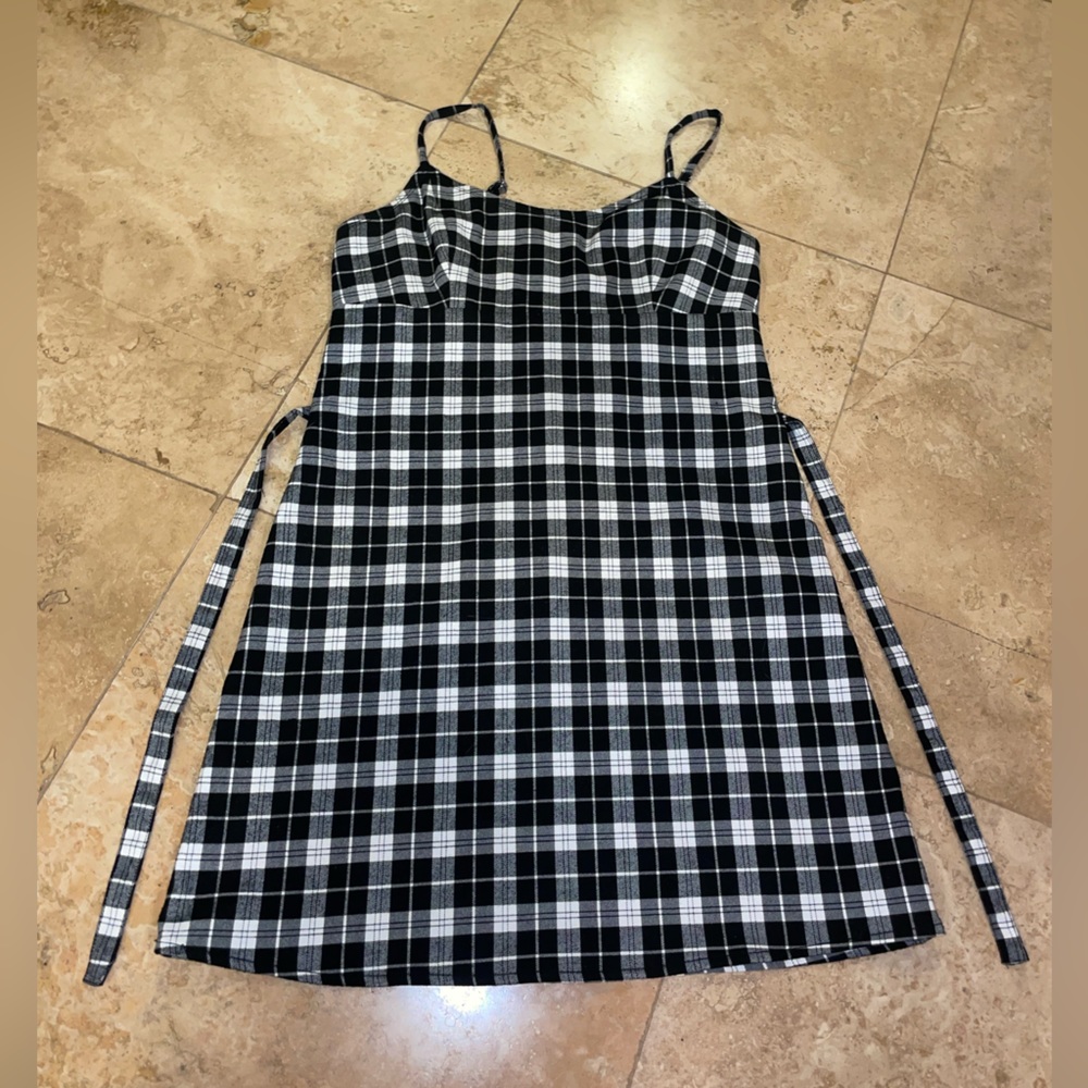 Brandy Melville Black and White Plaid dress, Ties in back. One Size